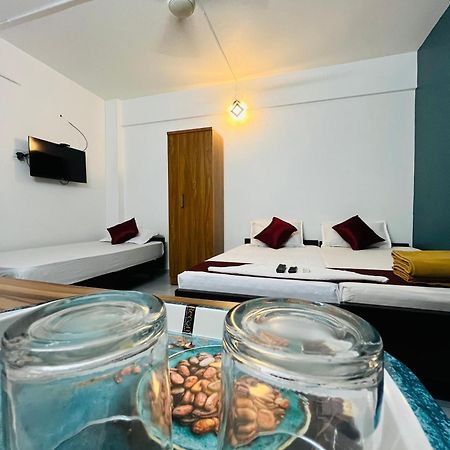 Priya Lodge Кожикоде Экстерьер фото