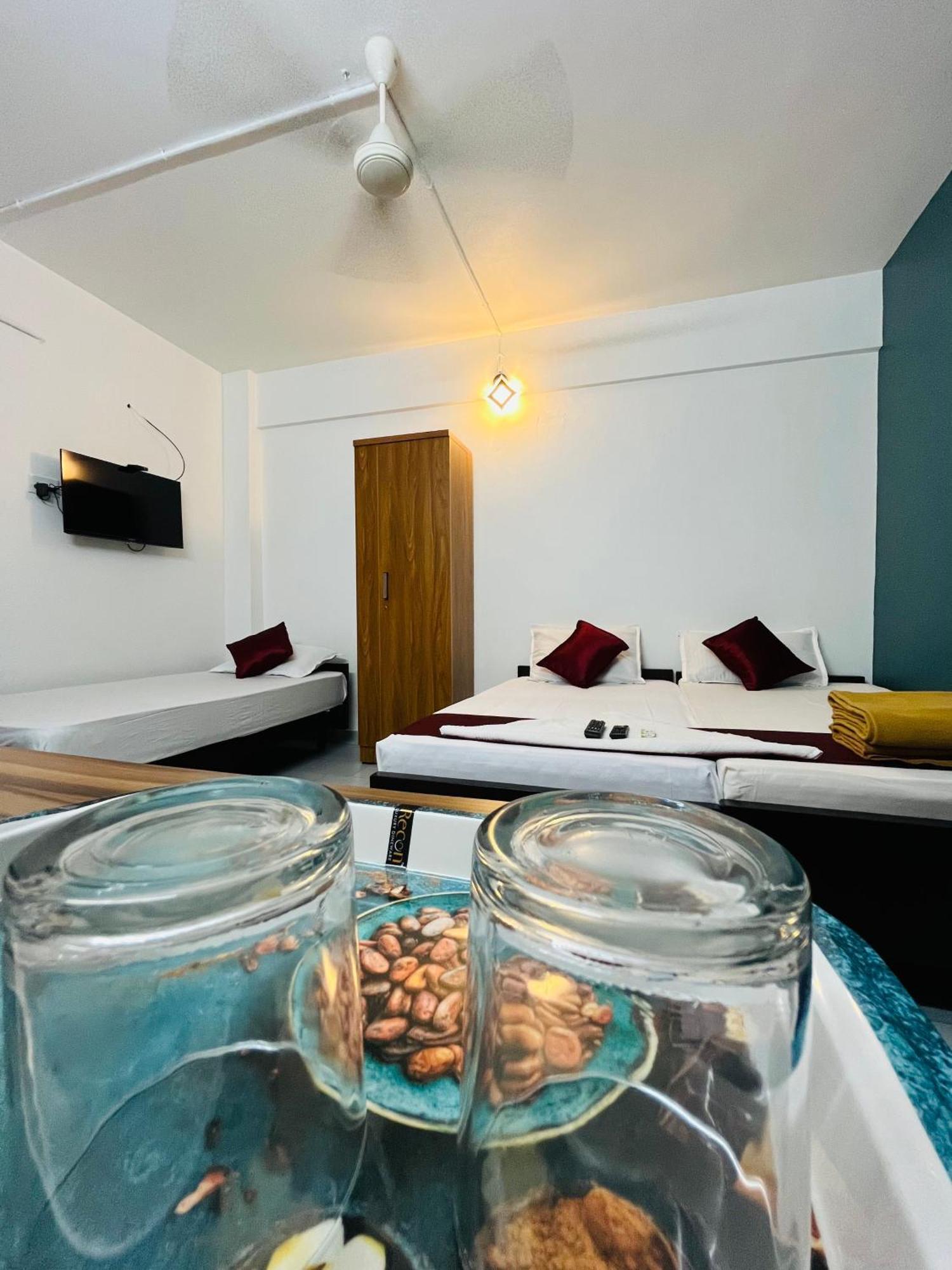 Priya Lodge Кожикоде Экстерьер фото