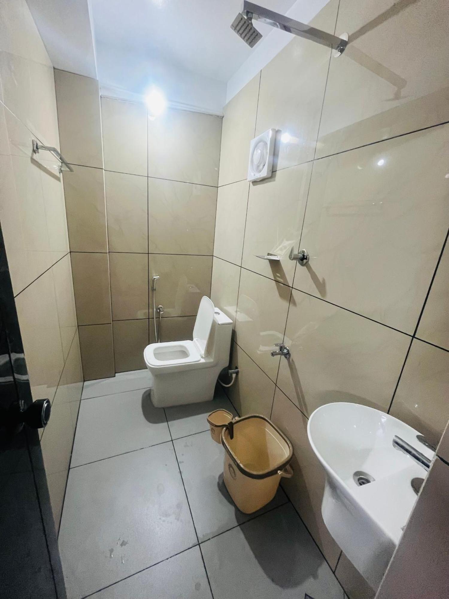 Priya Lodge Кожикоде Экстерьер фото