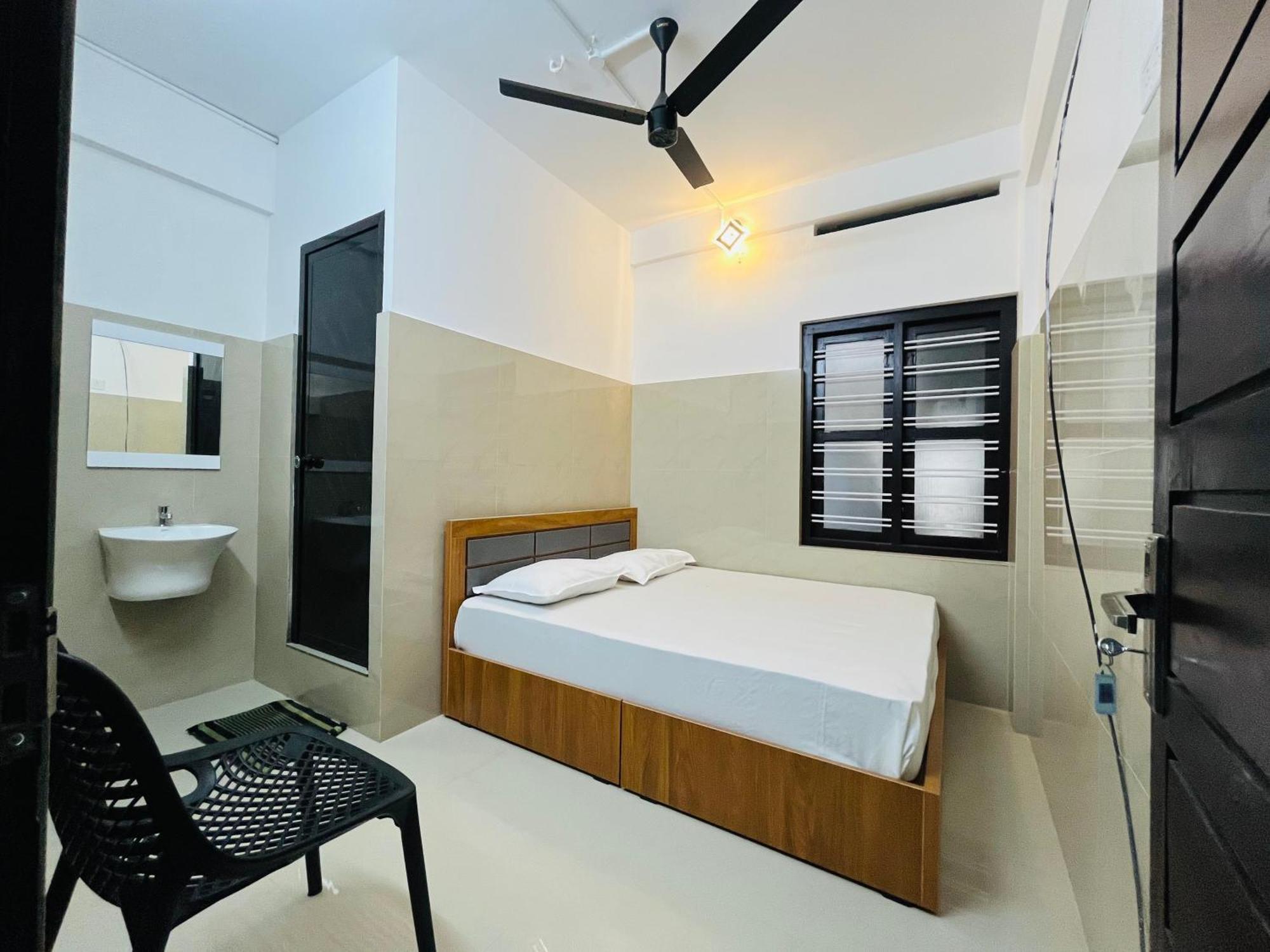 Priya Lodge Кожикоде Экстерьер фото